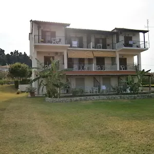 https://kiparissis.hotelschalkidiki.net