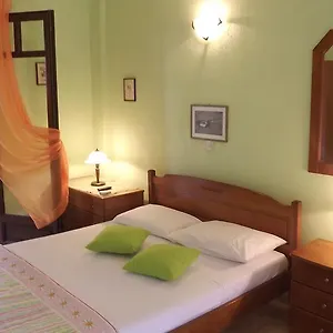 https://pefka-studios-apartments.hotelschalkidiki.net